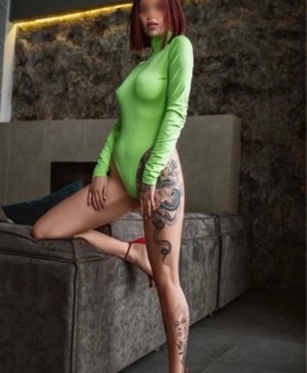 Я с радостью погружусь в мир страсти и наслаждения вместе с тобой. У меня есть широкий спектр услуг, которые я предлагаю: глубокий орал, классический секс, массаж и многое другое. Могу быть нежной и ласковой или страстной и развратной, выбор за тобой. У меня есть много отличных отзывов от моих постоянных клиентов, которые говорят о моей профессиональности и умении доставить настоящее удовольствие. Фото на сайте абсолютно реальные 📸 Встречи проходят в уютной гостиничной комнате в центре Москвы. Не упусти свой шанс на незабываемые эмоции! Жду тебя в Москве! 8473, 19 лет